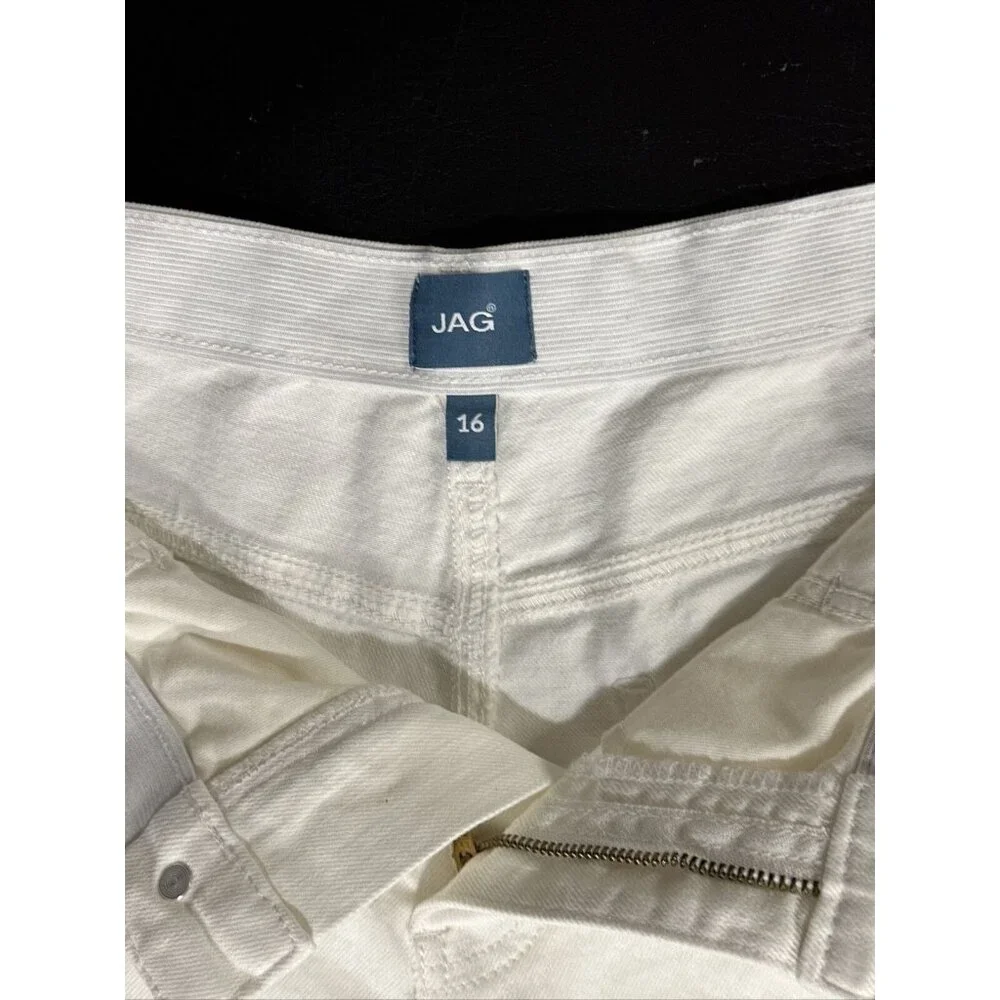 JAG Women's Alex Mid Rise Boyfriend Shorts White Denim Size 16 Inseam 5 - Picture 6 of 9